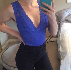 Royal blur lace bodysuit guess